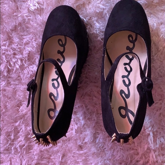 BLACK SUEDE LIKE WEDGE/ PLATFORM SPIKE SIZE 9 - Picture 3 of 6